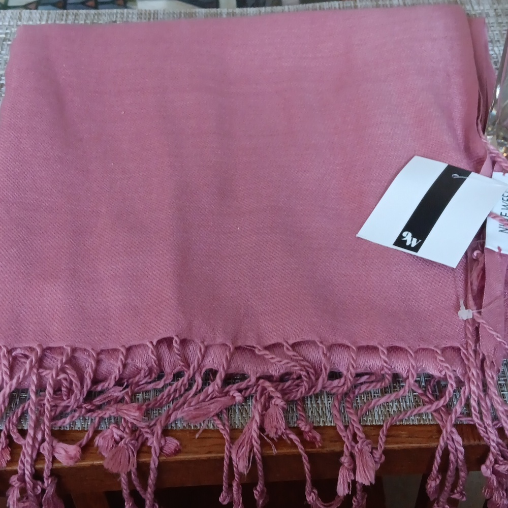 NWOT Mauve Scarf/Shawl - Picture 4 of 5